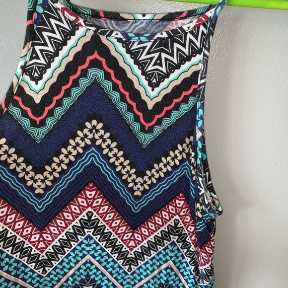 Super cute tribal patterned halter crop tank top - Picture 4 of 5